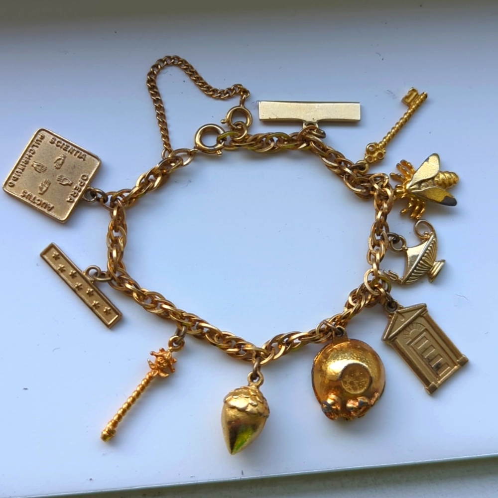 Gold tone vintage charm bracelet